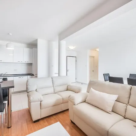 Mrs Brightside Apartment Split