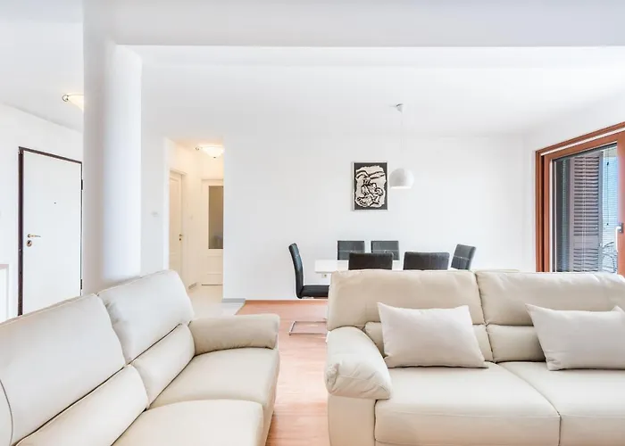 Апартаменти Mrs Brightside Спліт