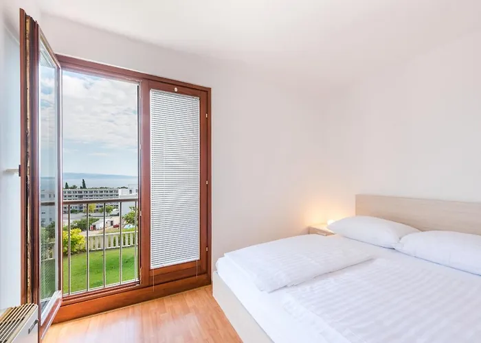 Mrs Brightside Апартаменти *